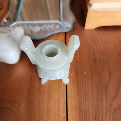 Lot of Vanity and Collectables