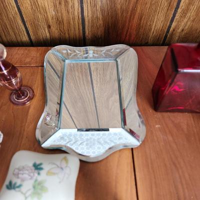 Lot of Vanity and Collectables