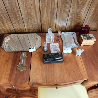 Lot of Vanity and Collectables