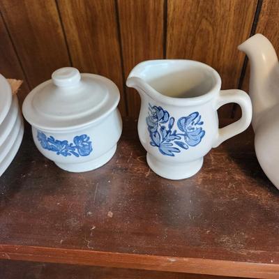 9 Pieces Pfaltzgraff Yorktowne TeaPot Cream Sugar Water Pitcher Plates Bowl