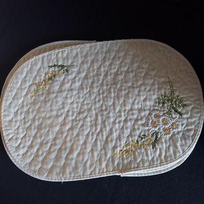 Vintage Tablecloths, Napkins and Table Runners (DR-BBL)