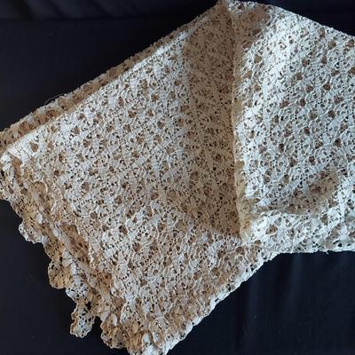 Vintage Tablecloths, Napkins and Table Runners (DR-BBL)