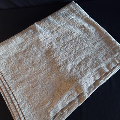 Vintage Tablecloths, Napkins and Table Runners (DR-BBL)