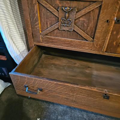 Quarter-Sawn Oak Buffet/Storage Cabinet (LG-JS)