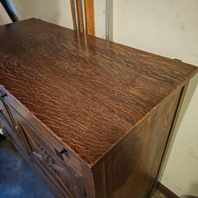 Quarter-Sawn Oak Buffet/Storage Cabinet (LG-JS)