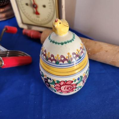 Kitchen Decor Lot Ransbottom Pottery , Scale, rolling pin
