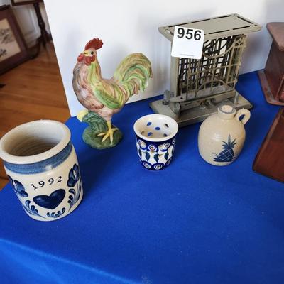 Kitchen Decor Lot Collectables Coffee Grinder, Glasbake, Toaster,