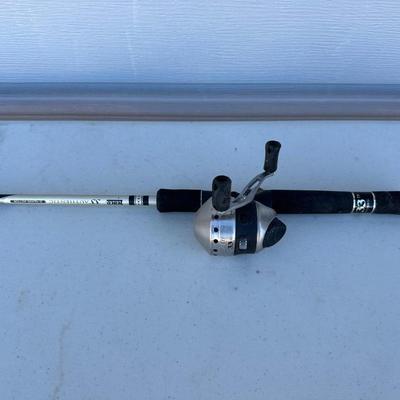2 FISHING POLES WITH CLOSED FACE REELS