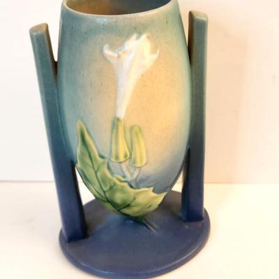 Lot #28  Vintage Roseville Pottery Vase - Thorn Apple Pattern