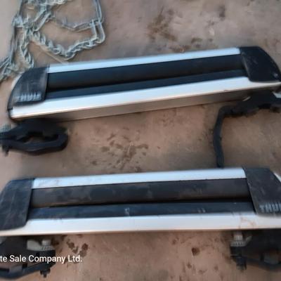 Colorado I-70 kit - Snow chains and Thule Ski rack