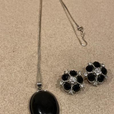 925 chain and black pendant & black stone clip ons