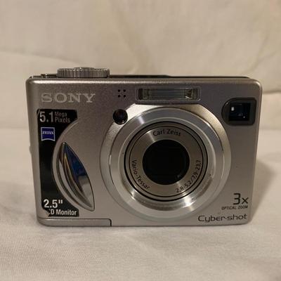 Cannon and Sony Digital Cameras with Accessories (BO-KW)