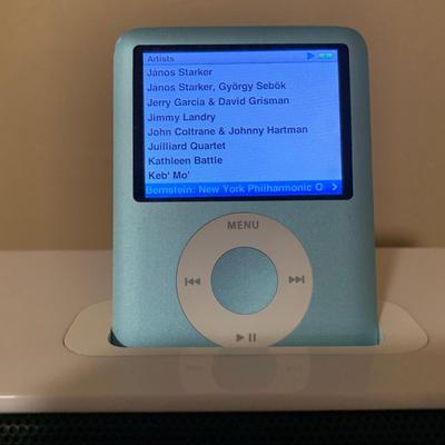 iPod Nano with Logitech Portable Speaker (BO-KW)