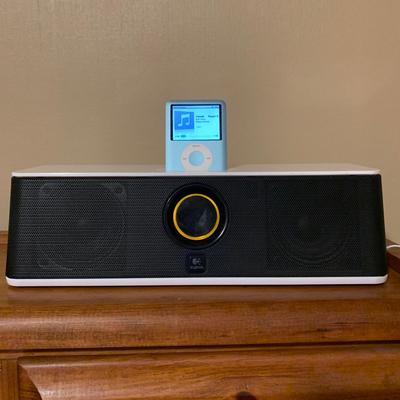 iPod Nano with Logitech Portable Speaker (BO-KW)