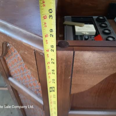 Wards Electronic Equipment Tube style turntable and radio in cabinet NON-WORKING