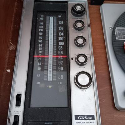 Wards Electronic Equipment Tube style turntable and radio in cabinet NON-WORKING
