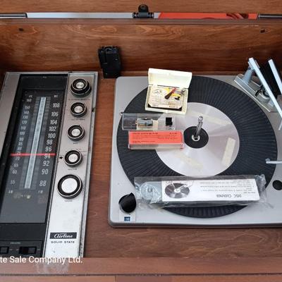 Wards Electronic Equipment Tube style turntable and radio in cabinet NON-WORKING