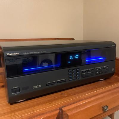Technics SL-MC7 Disc Changer with Remote (LG-KW)