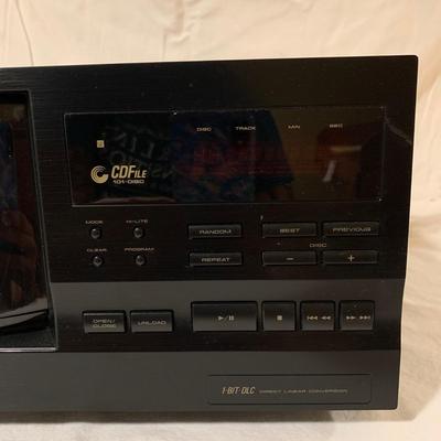 Pioneer PD-F908 Compact Disc Player with Remote (LG-KW)