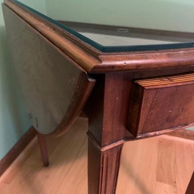 Two Federal Style Mahogany Side Tables (UO-KW)