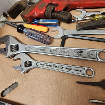 Large Tool Lot Ridgid E-18 Blue Point, Craftsman, Screw drivers, Extension cord and more