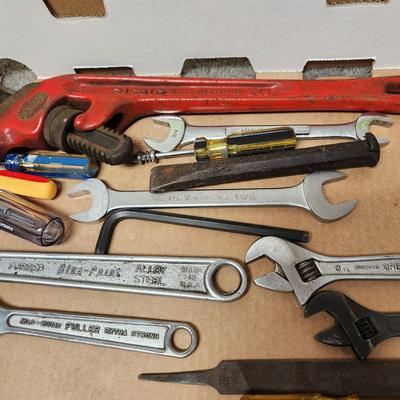 Large Tool Lot Ridgid E-18 Blue Point, Craftsman, Screw drivers, Extension cord and more