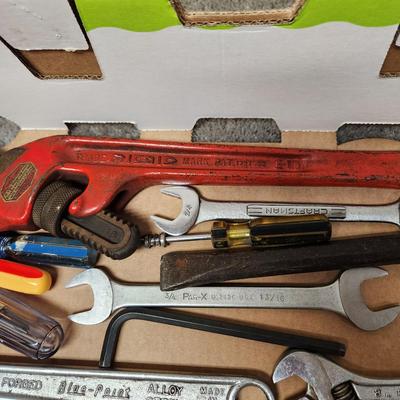 Large Tool Lot Ridgid E-18 Blue Point, Craftsman, Screw drivers, Extension cord and more