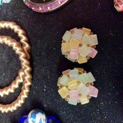 COLORFUL AND UNIQUE VINTAGE JEWELRY
