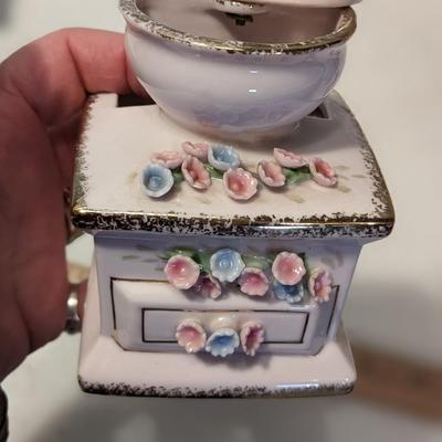 Vintage Collection of 4 (ck all photos) Lefton Porcelain Figurines