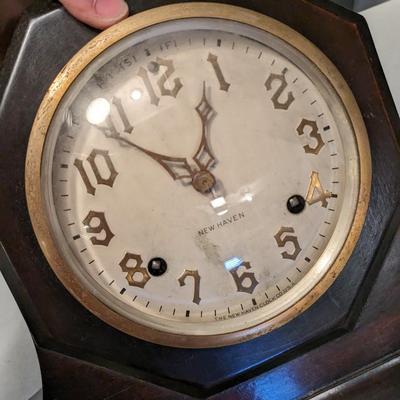 1920's New Haven 8-Day Tambour Mahogany Mantle Clock - Antique Key Driven Clock