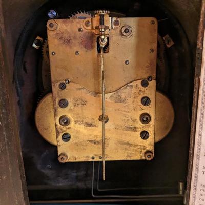 1920's New Haven 8-Day Tambour Mahogany Mantle Clock - Antique Key Driven Clock
