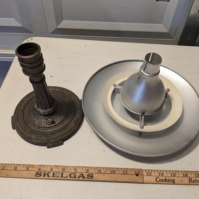 1930's Sight Light Industrial Flying Saucer Design Metal Desk Lamp