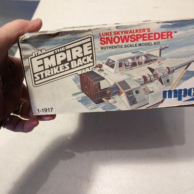 Vintage 1980 STAR WARS EMPIRE STRIKES BACK LUKE SKYWALKER'S SNOWSPEEDER MODEL