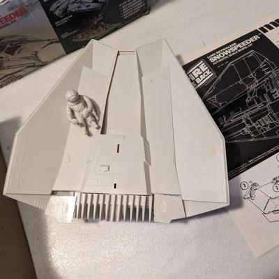 Vintage 1980 STAR WARS EMPIRE STRIKES BACK LUKE SKYWALKER'S SNOWSPEEDER MODEL