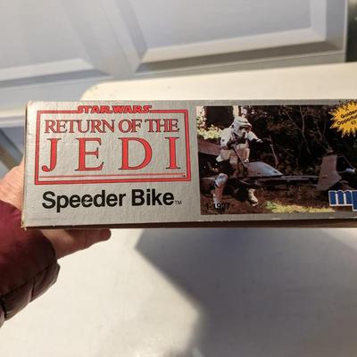 Star Wars Return of the Jedi Speeder Bike Model Kit, Complete