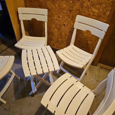 Four White Plastic Chairs & Folding Table (G1-JS)