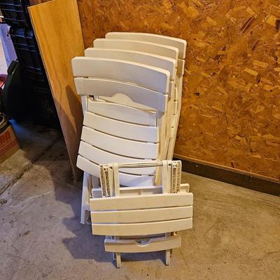 Four White Plastic Chairs & Folding Table (G1-JS)