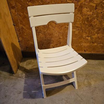 Four White Plastic Chairs & Folding Table (G1-JS)