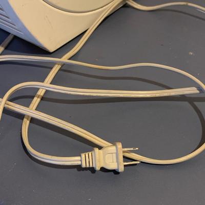 Honeywell HEPA Air Cleaner & Lasko Ceramic Heater (LG-HS)