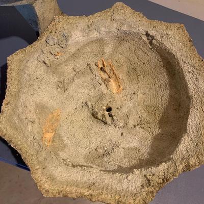 Frogs Under an Umbrella Garden Statue (LG-HS)