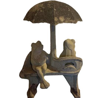 Frogs Under an Umbrella Garden Statue (LG-HS)