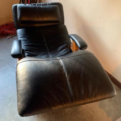 The Perfect Chair Zero Gravity Recliner by Interactive Health (LG-HS)
