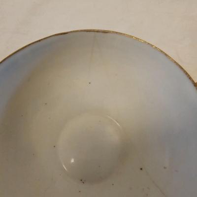 Assortment of Vintage Cups/Saucers & More (LR-JS)