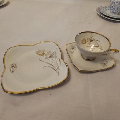 Assortment of Vintage Cups/Saucers & More (LR-JS)