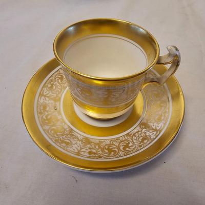Assortment of Vintage Cups/Saucers & More (LR-JS)