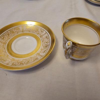 Assortment of Vintage Cups/Saucers & More (LR-JS)