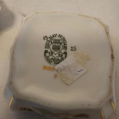 Assortment of Vintage Cups/Saucers & More (LR-JS)