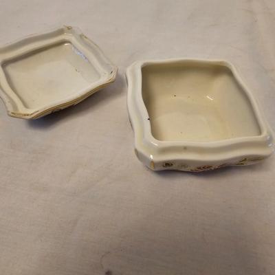 Assortment of Vintage Cups/Saucers & More (LR-JS)