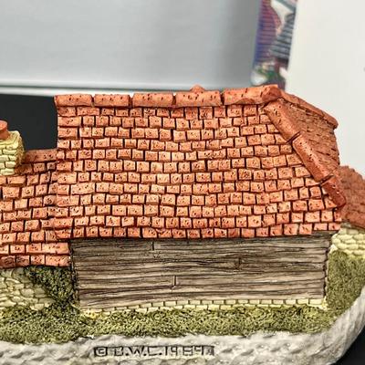 David Winter Harvest Barn and book