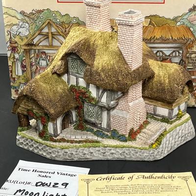 David Winter Moonlight Haven with original Box